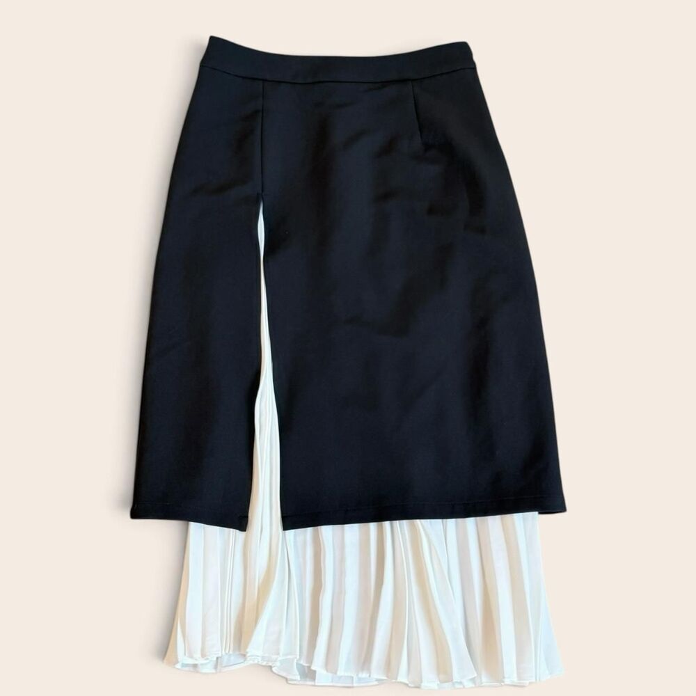 Commence Black White Pleated Midi Skirt Romantic Minimalist NWT Size medium.